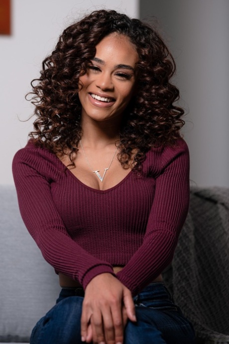 ebony latina hot porn image