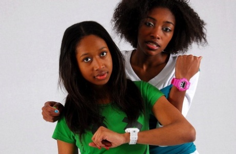 lesbian interracial hot nude photo