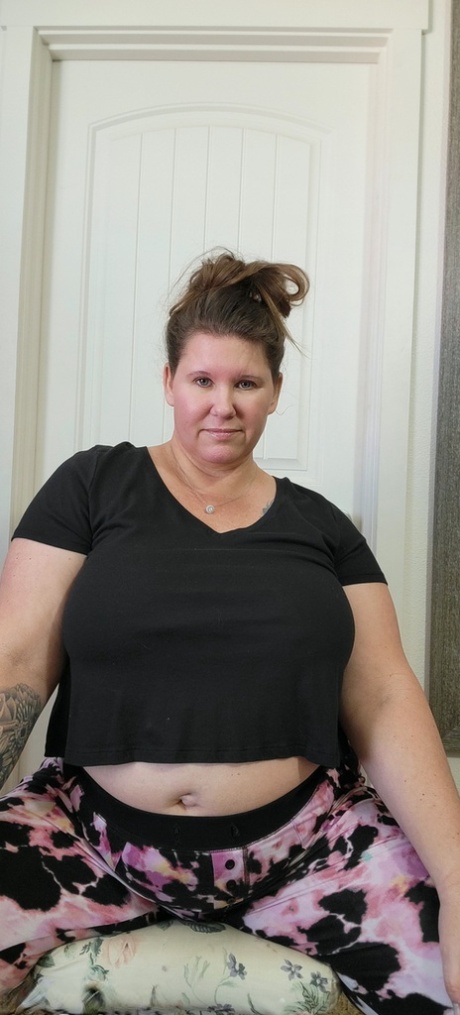chubby yoga pants nude images