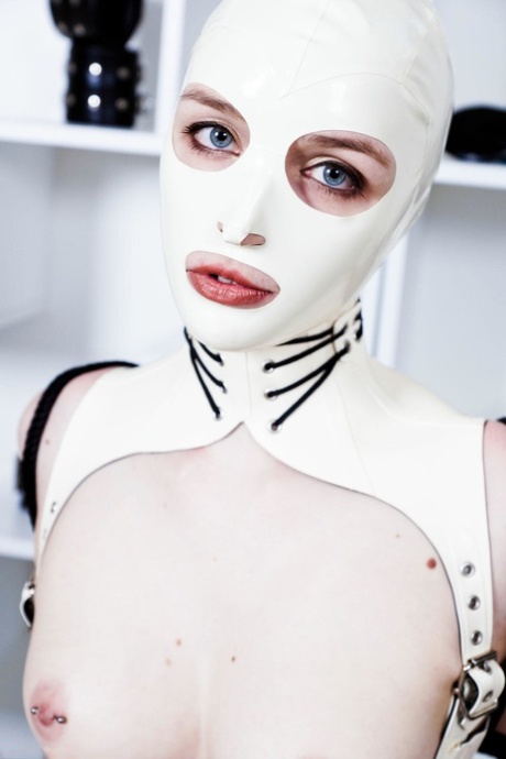 latexové BDSM pěkně hd obrázky