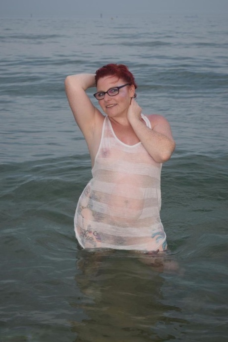 Mollie Foxxx art model photo