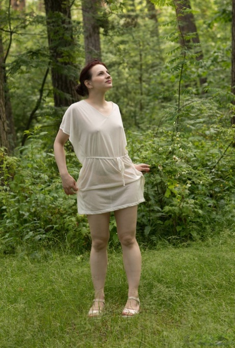 milf outdoor hot nude galleries