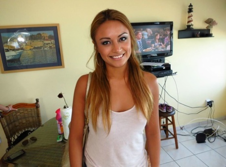 Natalia Robles pretty actress pic