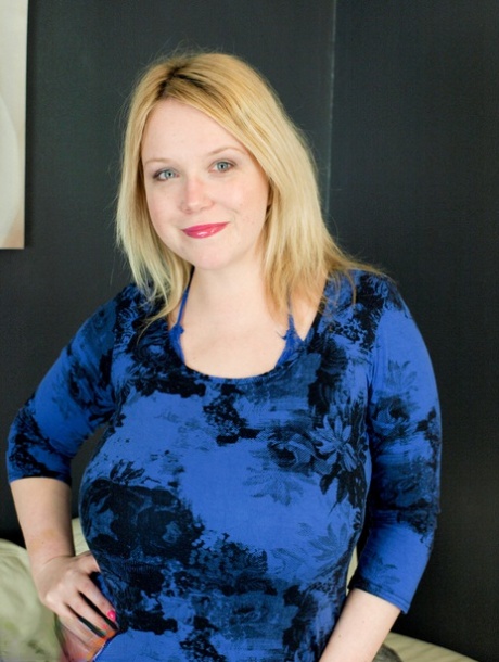 chubby milf art porn image
