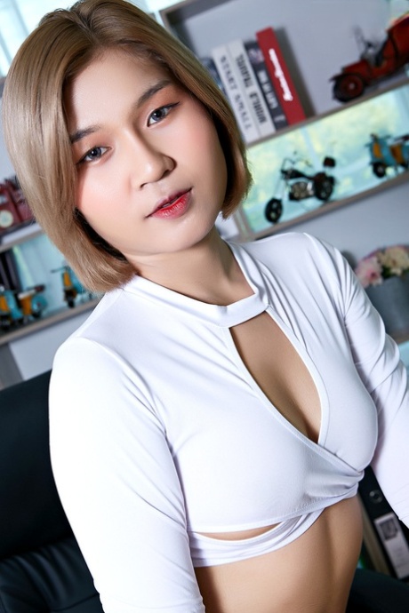 亚洲秘书 免費裸體 畫廊