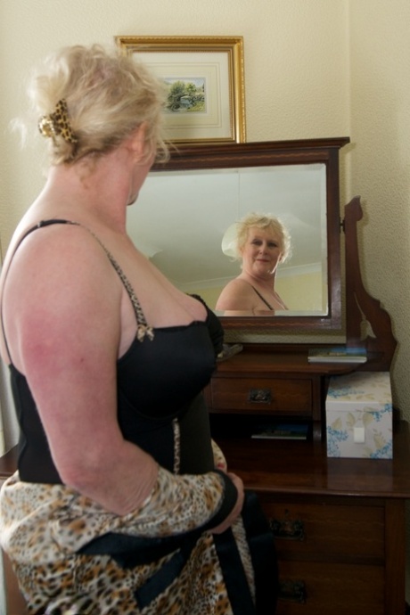gilf lingerie pornos archive