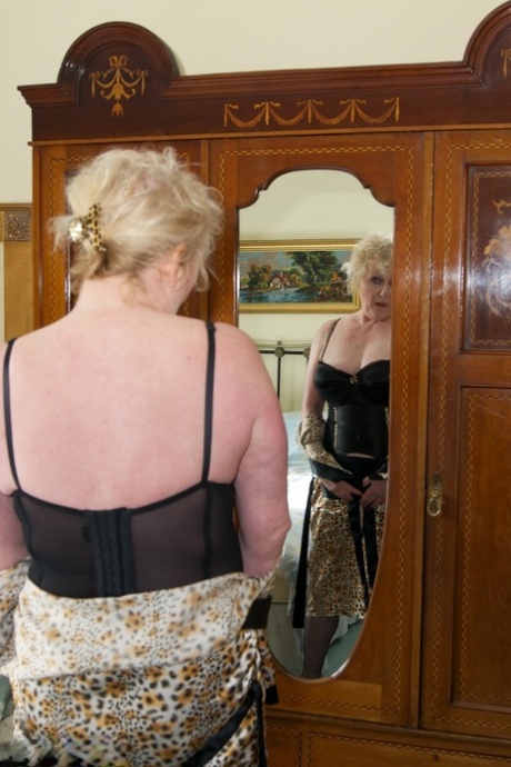 lingerie gilf gratisxxx collezione