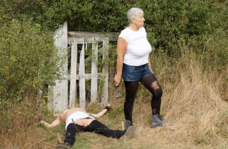 granny pantyhose free porn photos