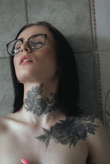 getatoeëerde tiener porno leuk afbeelding