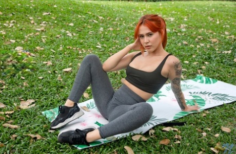 pantalones de yoga pelirroja hd gratis recopilación