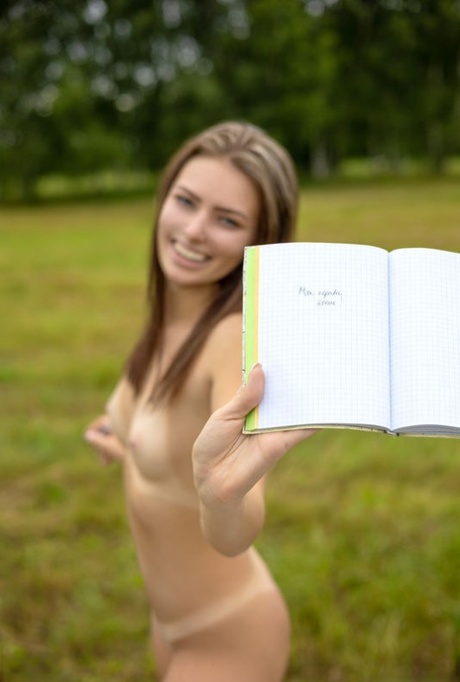 country girl free naked image