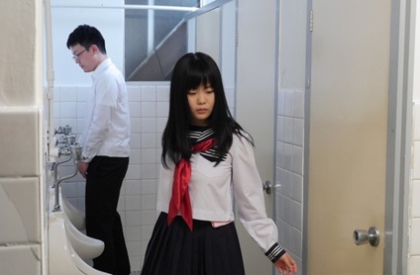 日本の女子高生 ホットヌード 写真