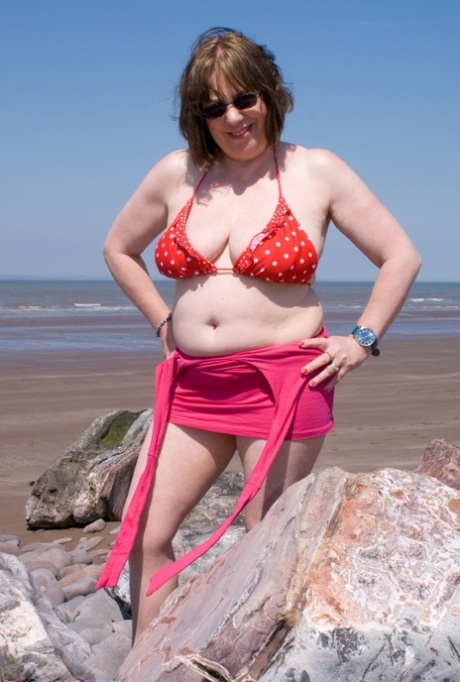 granny beach free nude archive