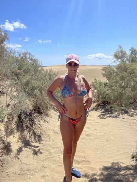 spiaggia della nonna porno carino archivio