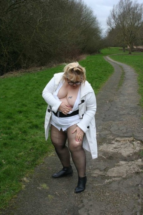 énorme gode belle exclusivité galerie