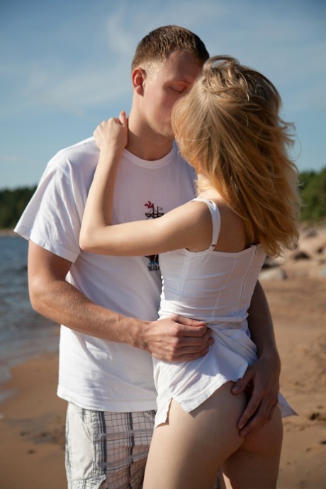 spiaggia per adolescenti nudi xxx galleria