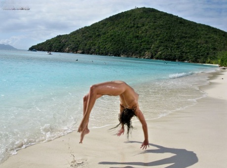 Renee Perez pretty star pic