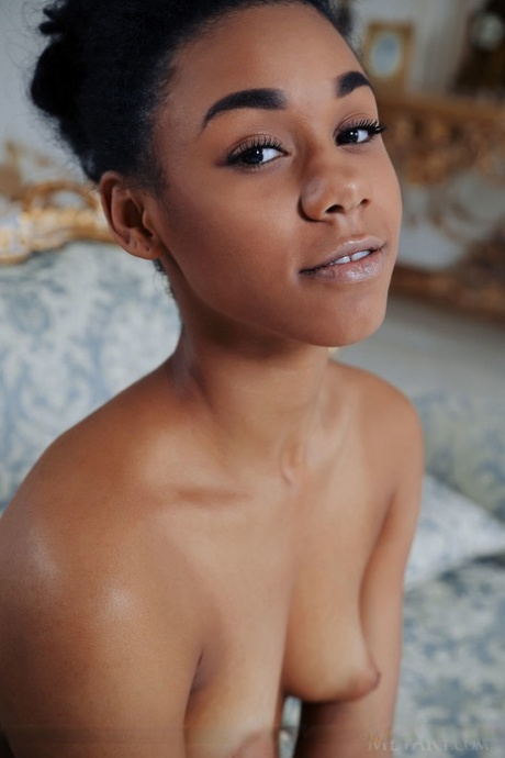 light skin ebony teen nude picture