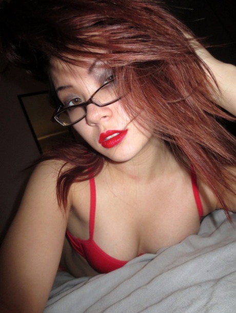 Sydney Mai model sex photo