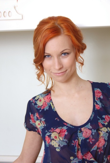 redhead babe top images