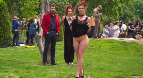 public bdsm pretty pictures