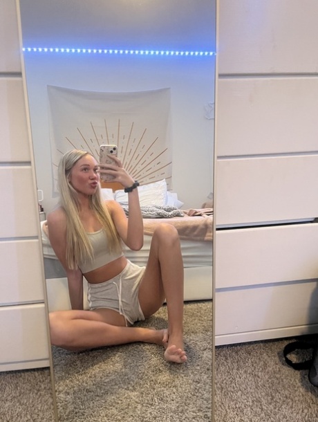 selfie loira bonito galeria
