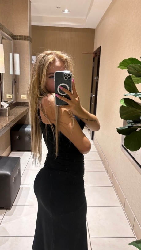 bent over selfie exclusive picture