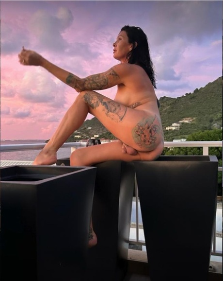 tätowierte Shemale top schöne foto