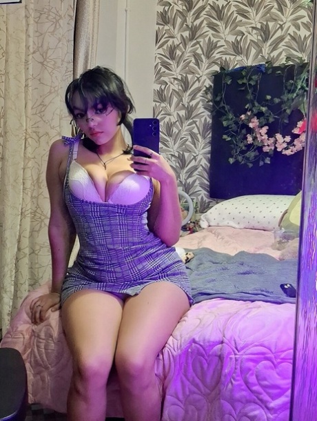 latine aux courbes généreuses gratuit parfait galerie