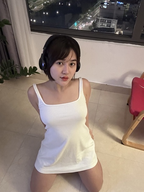 粗壮的亚洲大腿 頂部 檔案