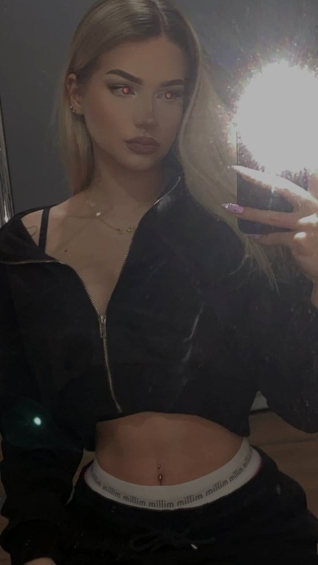 solo model hot naked photos