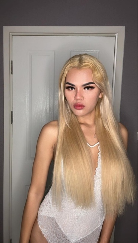 sexy ladyboy naked gallery