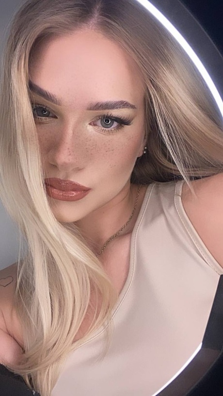 bionda solista xxx bellissimo img