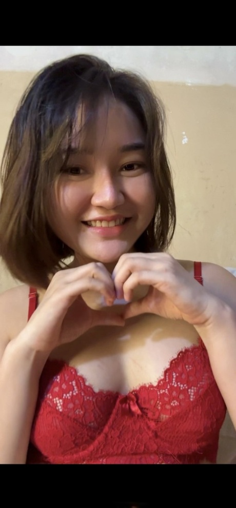 曲線美のアジア人 セクシー裸 ギャラリー