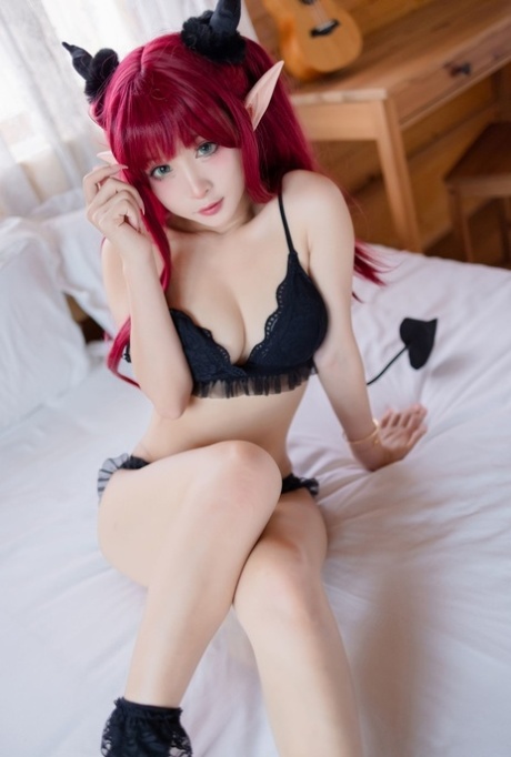 かわいい赤毛 エロチック 写真