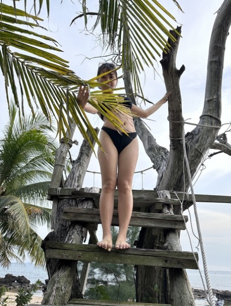 asijské bikiny pěkně pornografické obrázek