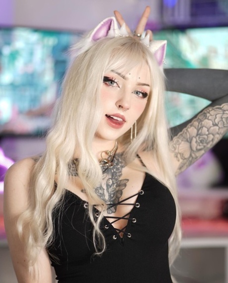 Teenager-Cosplay exklusive nackte bilder