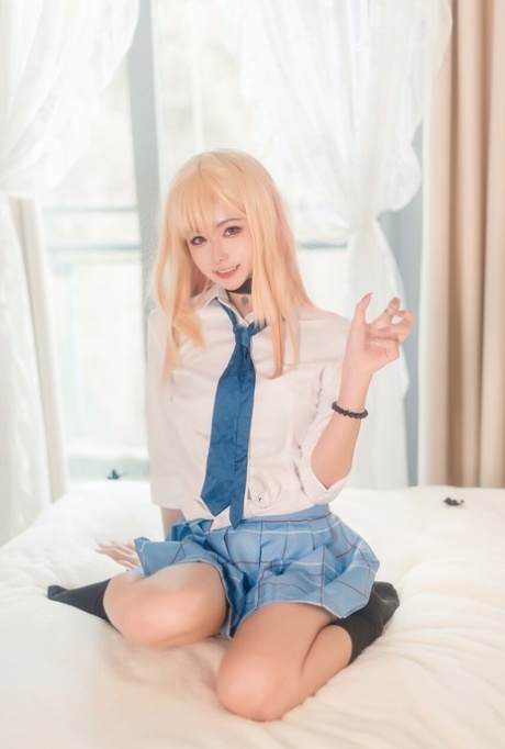 アジアの女子高生 ポルノ 写真
