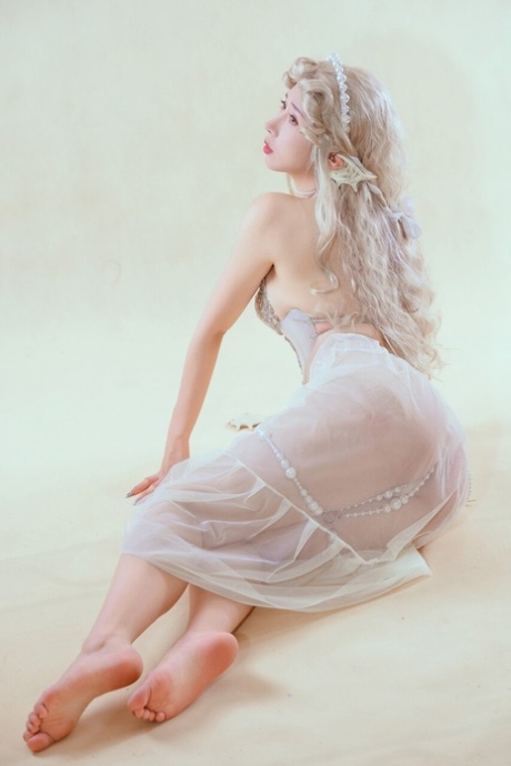 角色扮演内衣 美麗的裸體 照片