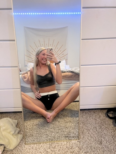 selfie v zrcadle docela dospělý archiv