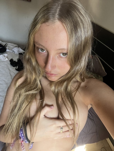 mager blond tonåring xxx sex foto