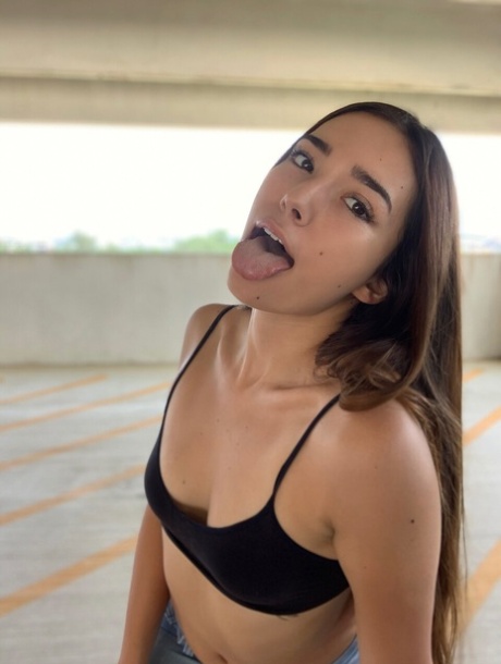 kinky teen exclusive photos