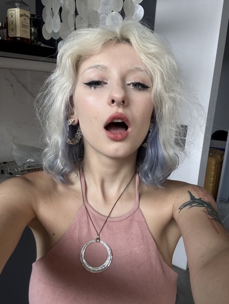dünnes weißes Mädchen hd schöne foto