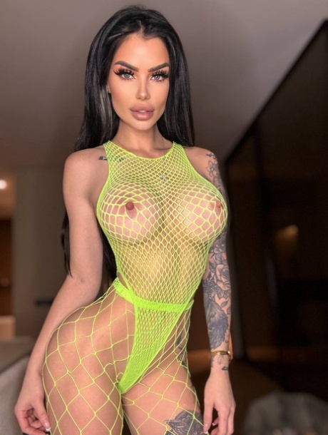 cycki miseczki d pornograficzny fotka