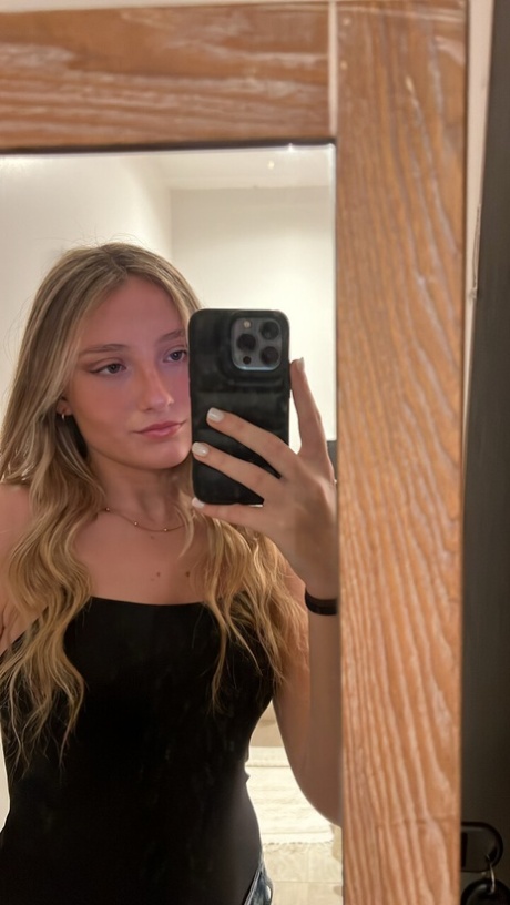 specchio per adolescenti sexyxxx Immagine