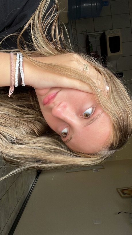 selfie beautiful nude image
