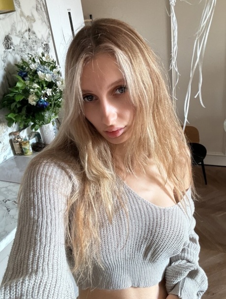 blonde amateur porno photo