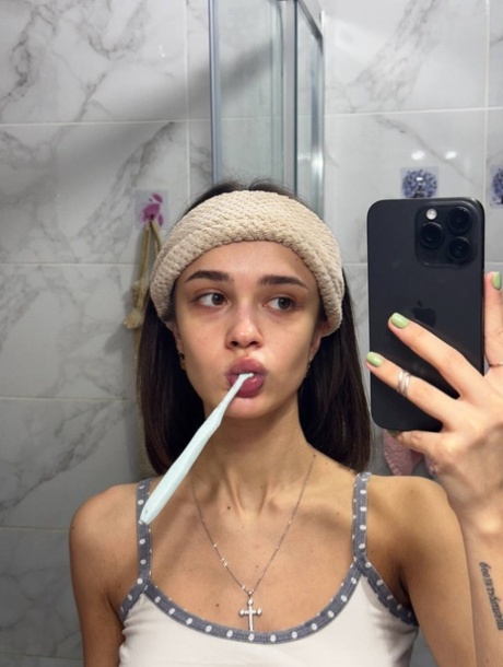 skinny white girl pretty pics