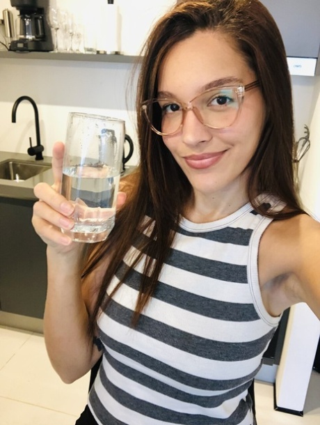 brunette glasses sex pictures