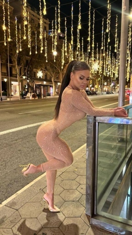 muscular women pornographic image